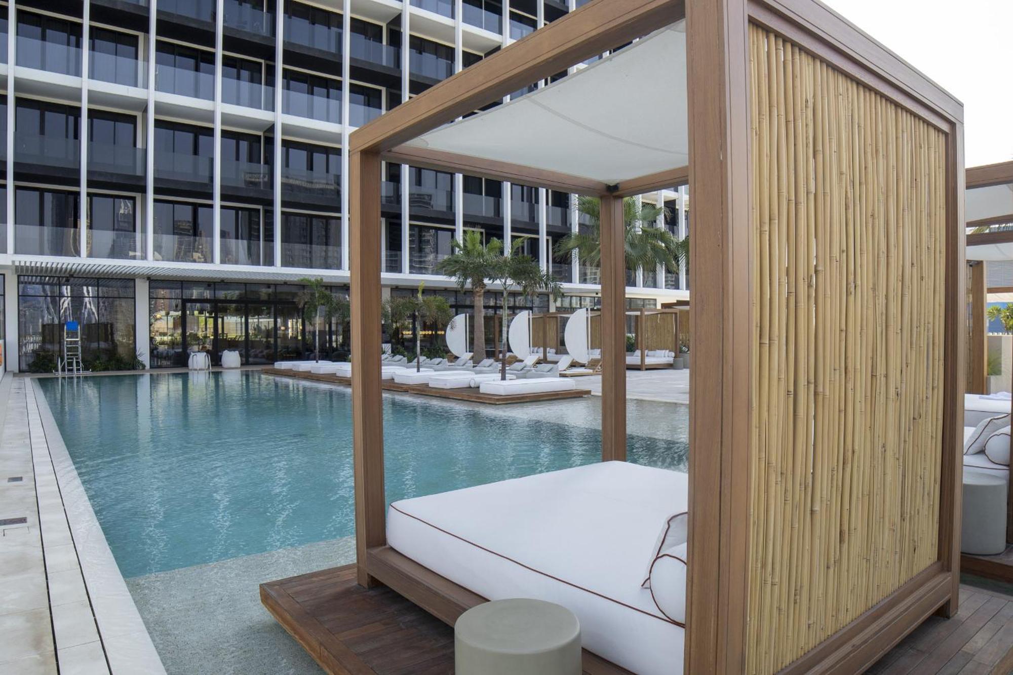 Modern & Business Travel Ready At Upside Living *