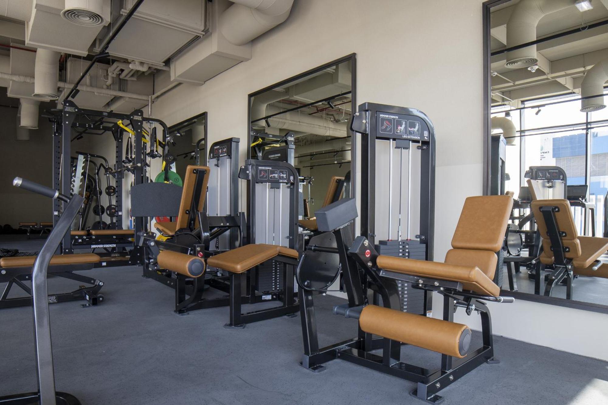 Modern & Business Travel Ready At Upside Living Apartment *